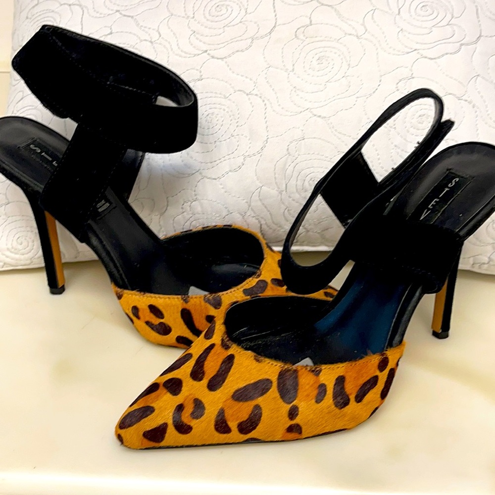 Steve Madden leopard & black open back heels 8.5